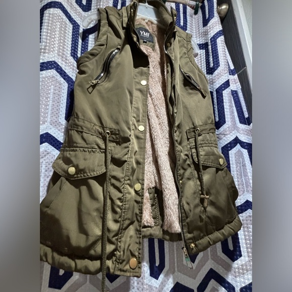 YMI vest sorry no hoodie size (M) - Picture 9 of 9